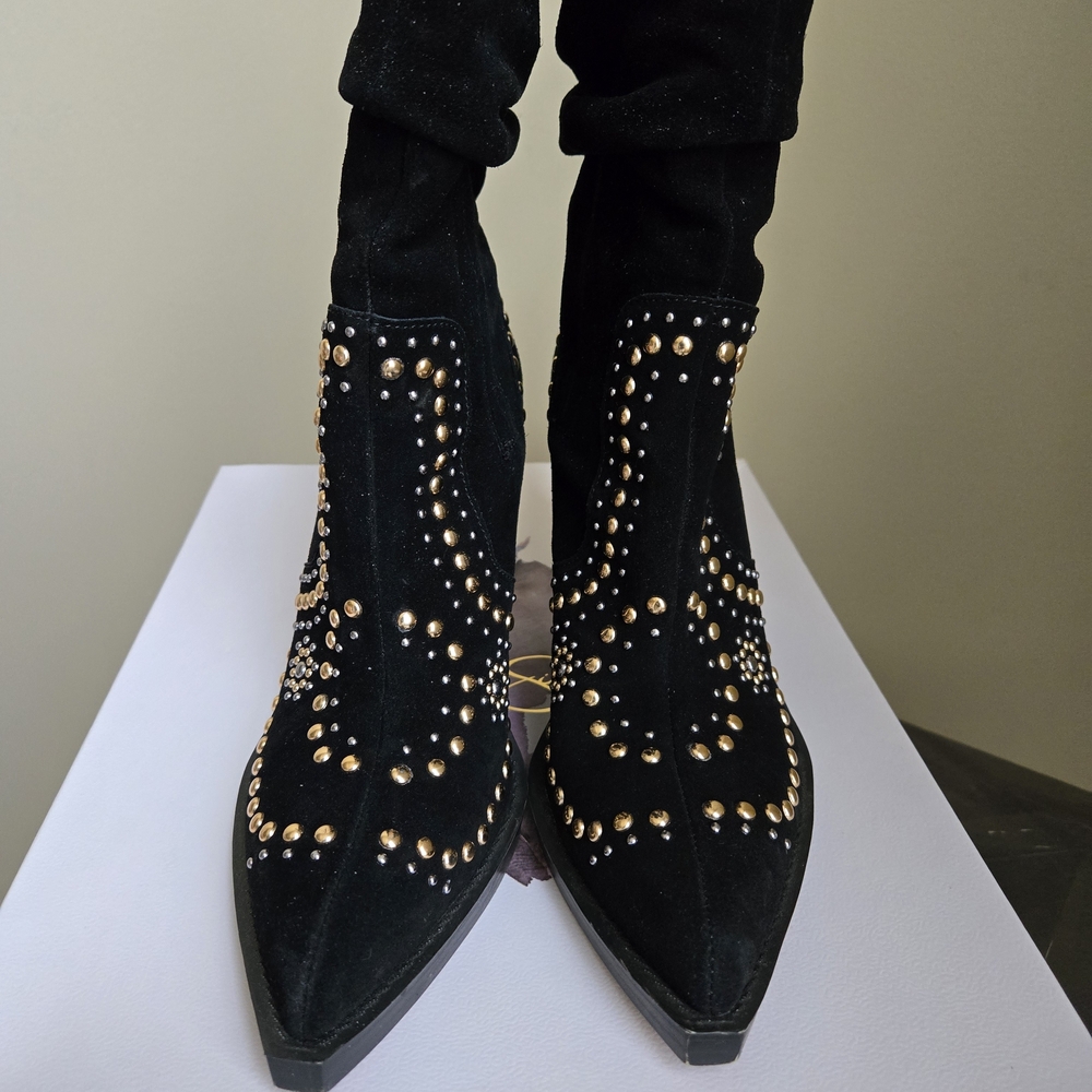 Jessica Simpson Black and Gold Heeled Boots